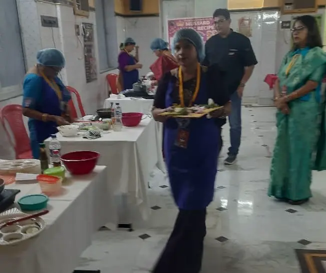 Group cooking show